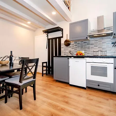 Appartamento Carera 42 Rovigno