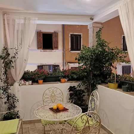 Carera 42 Апартаменты Ровинь