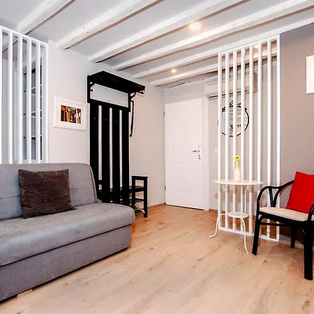 Carera 42 Apartment *