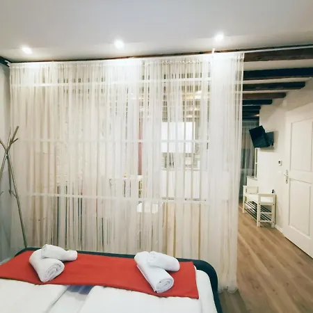 Apartment Carera 42 *