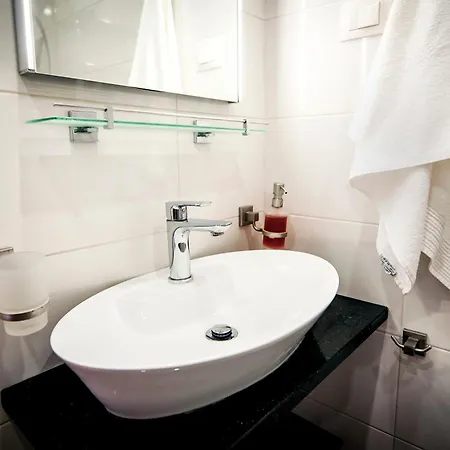 Apartment Carera 42 *